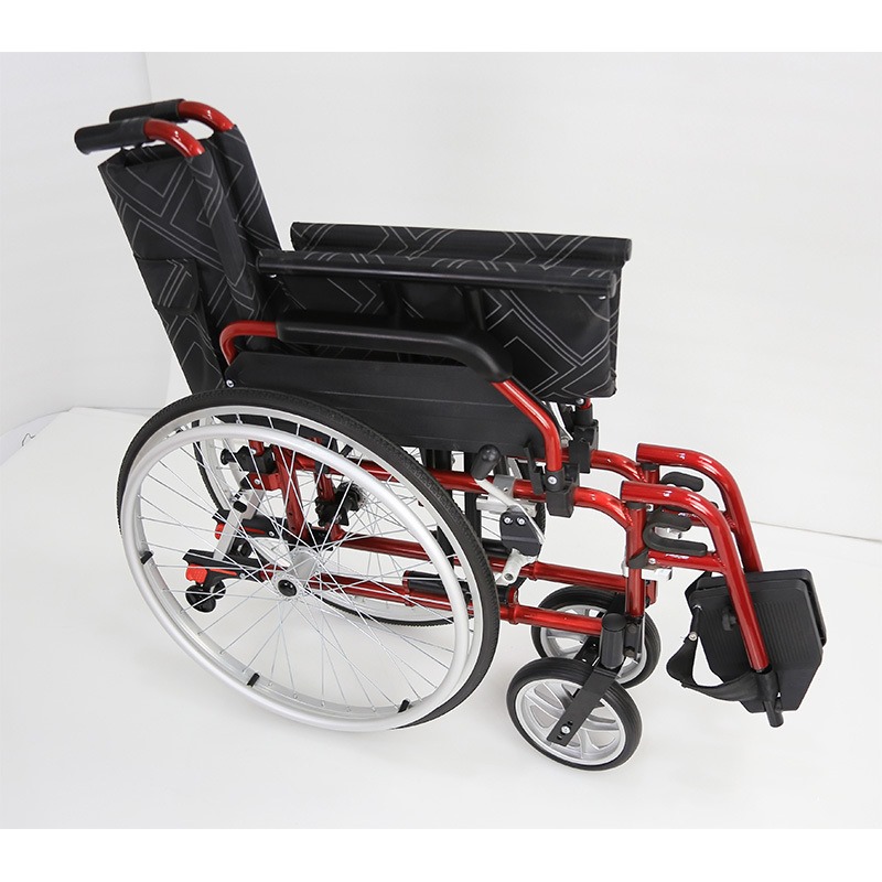سفر كرسى متحرك الومنيوم خفيف قابل للطى ومناسب للسفر والاستخدام اليومى - Lightweight aluminum wheelchair, foldable, suitable for travel and daily use - Image 1