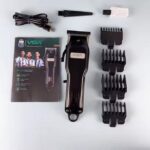 ماكينة حلاقة VGR V-251 الاحترافية: شفرات سيراميك وكربون، بطارية ليثيوم 2000mAh، وتصميم أنيق بشاشة LED | VGR V-251 Professional Hair Clipper with Ceramic & Carbon Blades