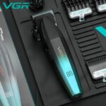ماكينة حلاقة VGR V-003 الاحترافية: محرك توربو 9000RPM، بطارية ليثيوم 2500mAh، وشفرات سيراميك متطورة | VGR V-003 Professional Hair Clipper: 9000RPM Turbo Motor & 2500mAh Battery - Image 4
