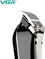 ⁦ماكينة VGR V-060: احترافية، شحن USB وبطارية 2000mAh | VGR V-060: Professional, USB Charging & 2000mAh Battery⁩ - الصورة ⁦3⁩