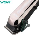 ⁦ماكينة VGR V-060: احترافية، شحن USB وبطارية 2000mAh | VGR V-060: Professional, USB Charging & 2000mAh Battery⁩ - الصورة ⁦5⁩