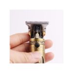 ⁦ماكينة VGR V-085 الذهبية: احترافية التحديد والرسم | VGR V-085 Professional T-Blade Trimmer⁩ - الصورة ⁦7⁩