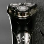 ⁦ماكينة حلاقة الرجال VGR V-318 الاحترافية المقاومة للماء (IPX6) مع شاشة LED ذكية | VGR V-318 Professional Men's Shaver - IPX6 Waterproof with Intelligent LED Display⁩ - الصورة ⁦6⁩